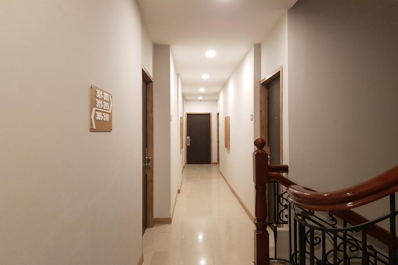 Oyo 90015 Platinum Guest House Medan Exterior photo